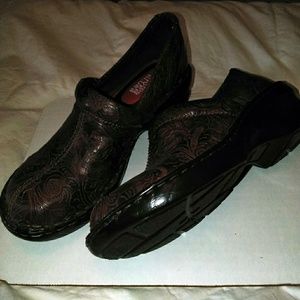 Canyon River Blues ..Clogs, size 9 med